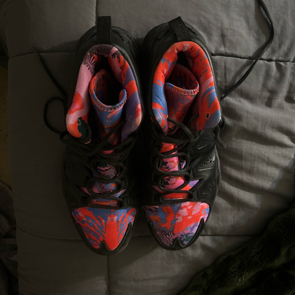 Used like New!! Jordan Air Melo M10 Size 12